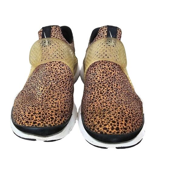 Size 9.5 mens - Picture 2 of 3